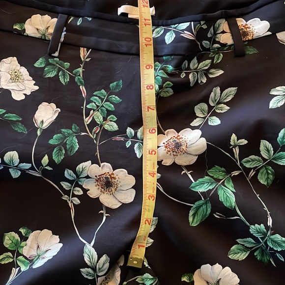 H +M black and white floral long capris.high waisted with slits and side zip. - Picture 11 of 13